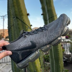 Rare 🔥Nike Air VaporMax Flyknit 2 Wolf Grey #10.5 Men Sneakers 942842-002